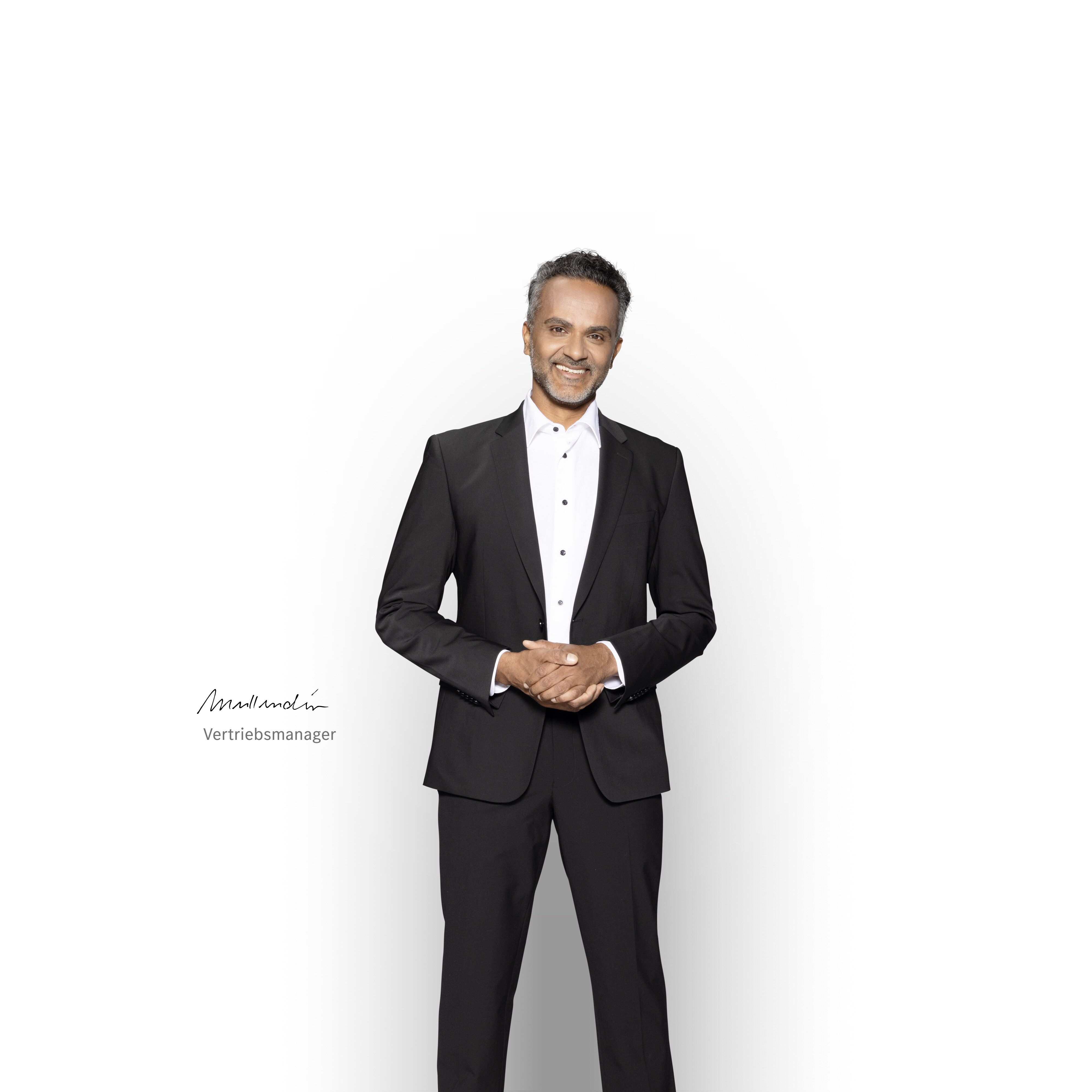 Elektrofahrzeug-Service | Mercedes-Benz Transporter. Kompetente Verkaufsberater stehen Ihnen mit einem Lächeln zur Seite und unterstützen Sie bei Ihrem Mercedes-Benz Elektro-Transporter.